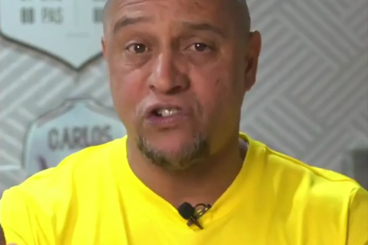 Roberto Carlos in a Patex shirt during the campaign shoot