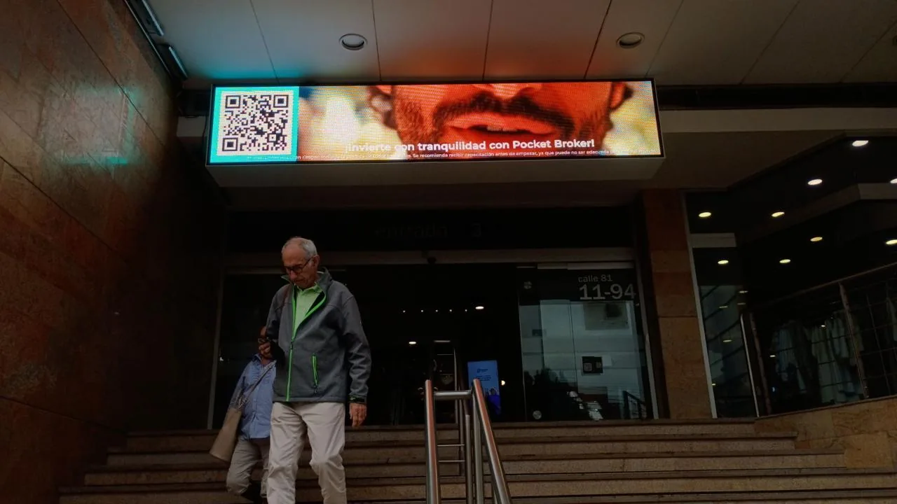 Investing platform campaign running on a street LED banner